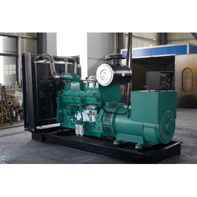 500kw重慶康明斯柴油發電機組-重慶康明斯6缸柴油機KTAA19-G6柴油發電機組,缸徑/行程：159/159mm,柴油發電機組水冷發動機功率570KW,柴油發電機組配套馬拉松斯坦福發電機。廠價直銷歡迎選購：13773399855。